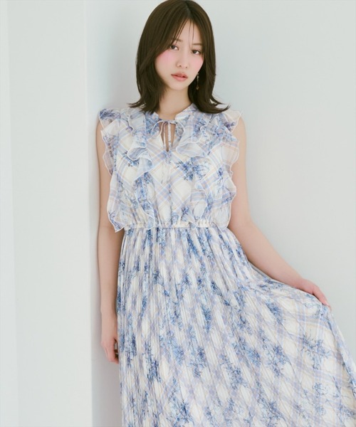 WILLSELECTION(ウィルセレクション)の「フラワーチェックプリントプリーツ切替ワンピース(ワンピース・レディース・ホワイト系その他/レッド系その他/ブルー系その他・FREE)」の2枚目の写真