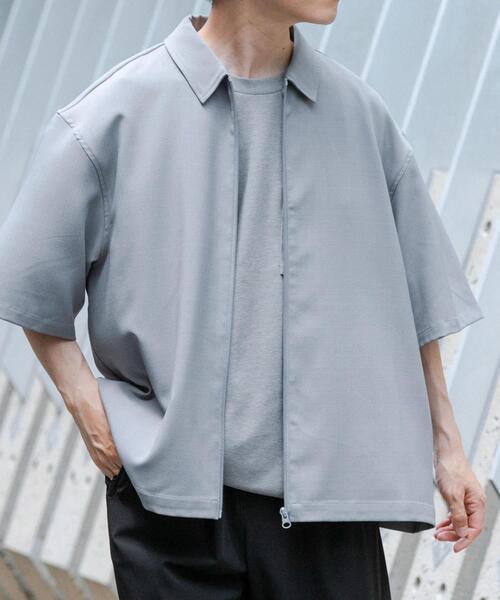 ITEMS URBANRESEARCH（アイテムズ アーバンリサーチ）の「2WAYストレッチ半袖ジップアップシャツ（シャツ/ブラウス・メンズ・ネイビー/グレー/ブラック/ベージュ・LARGE/MEDIUM）」の21枚目の写真