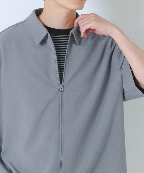 ITEMS URBANRESEARCH（アイテムズ アーバンリサーチ）の「2WAYストレッチ半袖ジップアップシャツ（シャツ/ブラウス・メンズ・ネイビー/グレー/ブラック/ベージュ・LARGE/MEDIUM）」の7枚目の写真