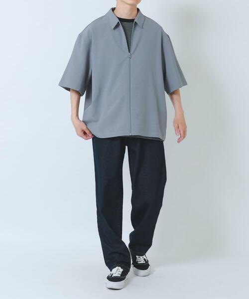 ITEMS URBANRESEARCH（アイテムズ アーバンリサーチ）の「2WAYストレッチ半袖ジップアップシャツ（シャツ/ブラウス・メンズ・ネイビー/グレー/ブラック/ベージュ・LARGE/MEDIUM）」の11枚目の写真