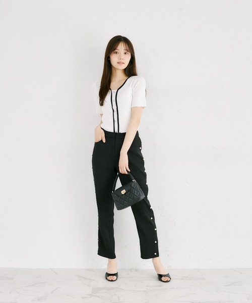 tocco closet(トッコ クローゼット)の「【ZOZO限定】接触冷感フロントバイカラーリブニットトップス(ニット/セーター・レディース・ベージュ/ブラック/ネイビー/オフホワイト/グレー・M)」の6枚目の写真