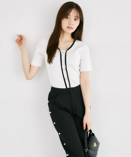 tocco closet(トッコ クローゼット)の「【ZOZO限定】接触冷感フロントバイカラーリブニットトップス(ニット/セーター・レディース・ベージュ/ブラック/ネイビー/オフホワイト/グレー・M)」の7枚目の写真