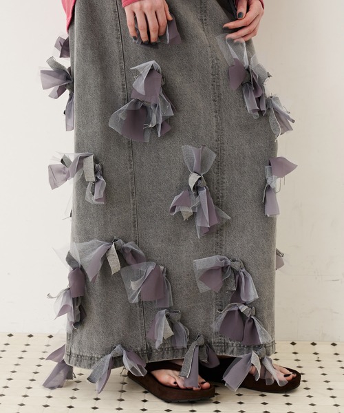 J1U by LA BELLE ETUDE(ジユウバイラベルエチュード)の「many ribbon denim skirt(スカート・レディース・インディゴブルー/グレー/ホワイト・0/1)」の22枚目の写真