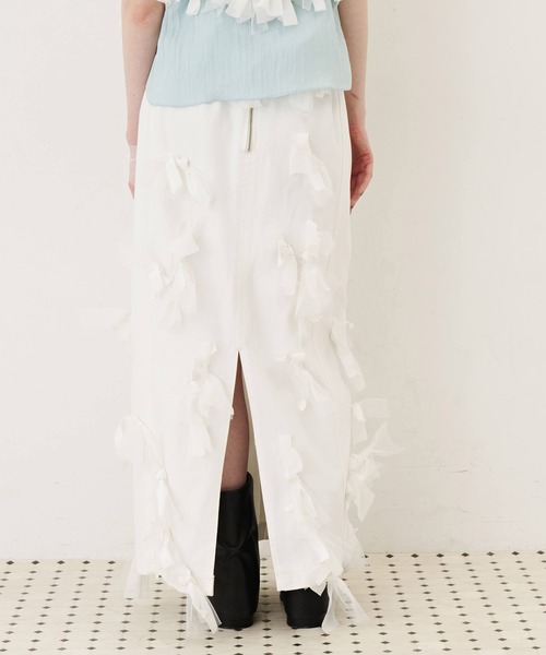 J1U by LA BELLE ETUDE(ジユウバイラベルエチュード)の「many ribbon denim skirt(スカート・レディース・インディゴブルー/グレー/ホワイト・0/1)」の7枚目の写真
