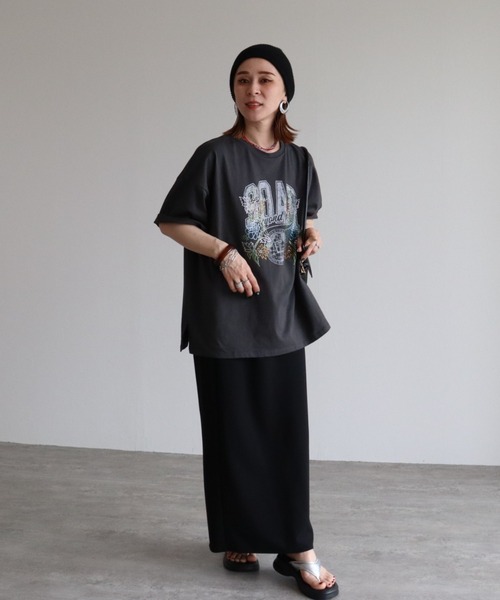 zena(ジェナ)の「ストーンデコ&カレッジプリントTee(Tシャツ/カットソー・レディース・オフホワイト/チャコールグレー/オートミール・フリー)」の9枚目の写真