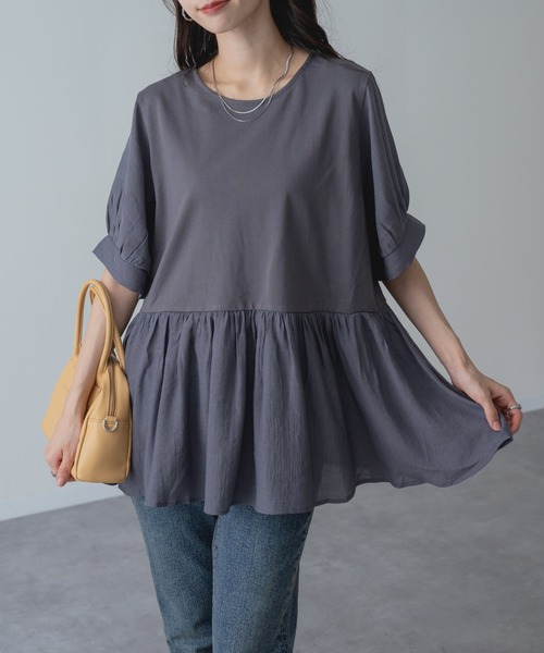 refinedworks(リファインドワークス)の「【refinedworks】異素材 切替 ペプラム トップス(Tシャツ/カットソー・レディース・チャコールグレー/ベージュ/カーキ・FREE)」の2枚目の写真