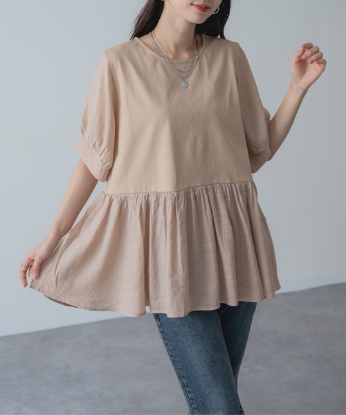 refinedworks(リファインドワークス)の「【refinedworks】異素材 切替 ペプラム トップス(Tシャツ/カットソー・レディース・チャコールグレー/ベージュ/カーキ・FREE)」の4枚目の写真