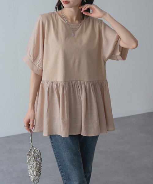 refinedworks(リファインドワークス)の「【refinedworks】異素材 切替 ペプラム トップス(Tシャツ/カットソー・レディース・チャコールグレー/ベージュ/カーキ・FREE)」の5枚目の写真