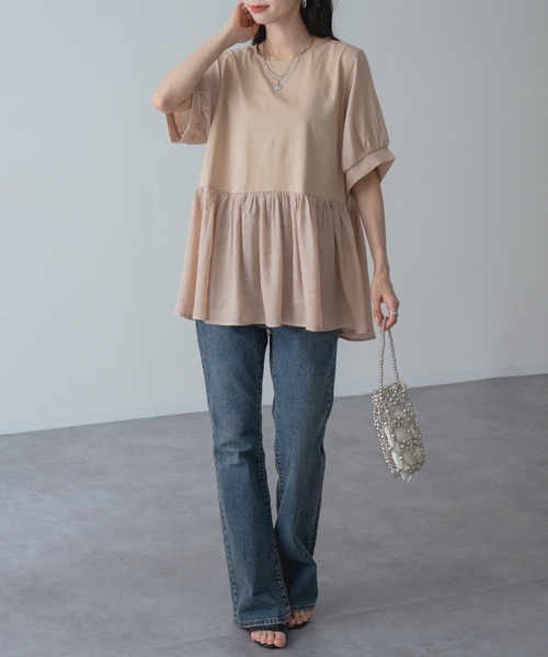 refinedworks(リファインドワークス)の「【refinedworks】異素材 切替 ペプラム トップス(Tシャツ/カットソー・レディース・チャコールグレー/ベージュ/カーキ・FREE)」の16枚目の写真