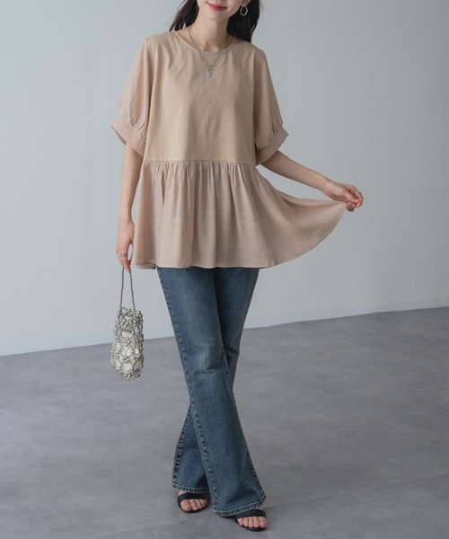 refinedworks(リファインドワークス)の「【refinedworks】異素材 切替 ペプラム トップス(Tシャツ/カットソー・レディース・チャコールグレー/ベージュ/カーキ・FREE)」の17枚目の写真