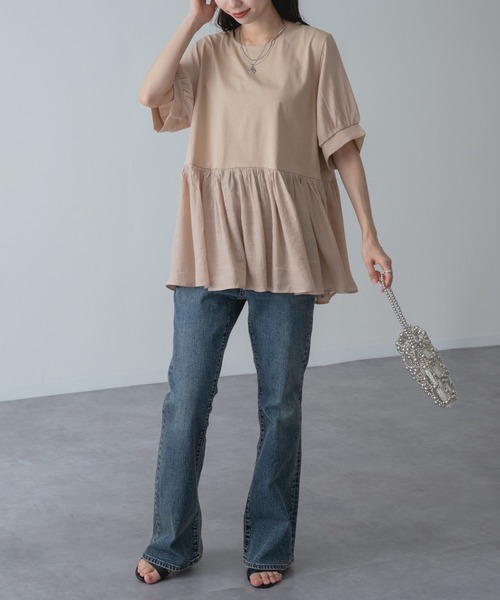 refinedworks(リファインドワークス)の「【refinedworks】異素材 切替 ペプラム トップス(Tシャツ/カットソー・レディース・チャコールグレー/ベージュ/カーキ・FREE)」の21枚目の写真