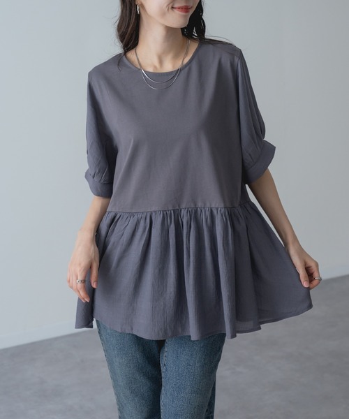 refinedworks(リファインドワークス)の「【refinedworks】異素材 切替 ペプラム トップス(Tシャツ/カットソー・レディース・チャコールグレー/ベージュ/カーキ・FREE)」の15枚目の写真