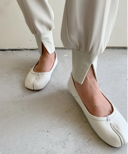 BIRTHDAY BASH(バースデイバッシュ)の「ASHLEY JOGGER PANTS(アシュレイジョガーパンツ)(その他パンツ・レディース・ホワイト系その他/ブラック・MEDIUM/SMALL/LARGE)」の8枚目の写真