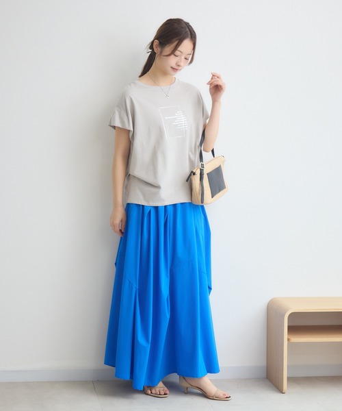 KATHARINE ROSS(キャサリンロス)の「日本製ラメプリントTシャツ(Tシャツ/カットソー・レディース・グレイッシュベージュ/ブルー・MEDIUM)」の7枚目の写真