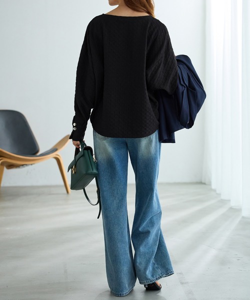 Viola e Viola(ヴィオラエヴィオラ)の「ふくれジャカード素材ふんわり袖トップス(Tシャツ/カットソー・レディース・ブラック/アイボリー/ネイビー/ブルー・L/LL/M)」の21枚目の写真