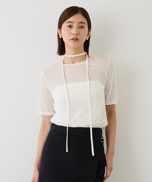 ROPE'（ロペ）の「チョーカーコード付きシアーベロアTシャツ/イージーケア（Tシャツ/カットソー・レディース・ブラウン/キャメル/オフホワイト・38）」の6枚目の写真
