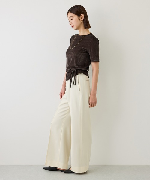 ROPE'（ロペ）の「チョーカーコード付きシアーベロアTシャツ/イージーケア（Tシャツ/カットソー・レディース・ブラウン/キャメル/オフホワイト・38）」の16枚目の写真
