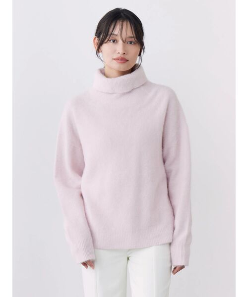 TONAL(トーナル)の「FOX×CASHMERE タートルニット(ニット/セーター・レディース・ベージュ/ミント/オフホワイト/グレー/ベビーピンク・MEDIUM)」の5枚目の写真