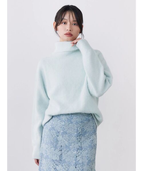 TONAL(トーナル)の「FOX×CASHMERE タートルニット(ニット/セーター・レディース・ベージュ/ミント/オフホワイト/グレー/ベビーピンク・MEDIUM)」の6枚目の写真