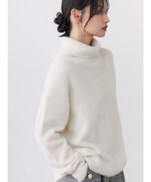 TONAL(トーナル)の「FOX×CASHMERE タートルニット(ニット/セーター・レディース・ベージュ/ミント/オフホワイト/グレー/ベビーピンク・MEDIUM)」の9枚目の写真