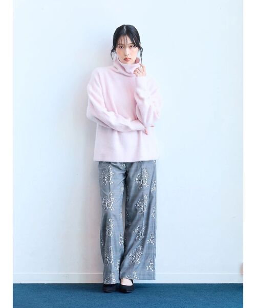 TONAL(トーナル)の「FOX×CASHMERE タートルニット(ニット/セーター・レディース・ベージュ/ミント/オフホワイト/グレー/ベビーピンク・MEDIUM)」の21枚目の写真