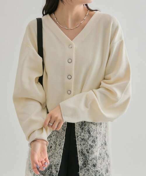 mystic(ミスティック)の「【ZOZO限定REVIVAL】26AW Vボタンカーディガン(カーディガン/ボレロ・レディース・グレー/ネイビー/オフホワイト・FREE)」の2枚目の写真