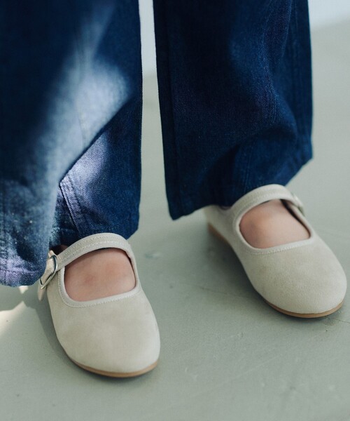 green label relaxing(グリーンレーベルリラクシング)の「ストラップ フラットシューズ / キッズ 17cm-23cm(バレエシューズ・キッズ・ブラウン系/ブラック/ナチュラル・17cm/20cm/18cm/22cm/21cm/23cm/19cm)」の3枚目の写真