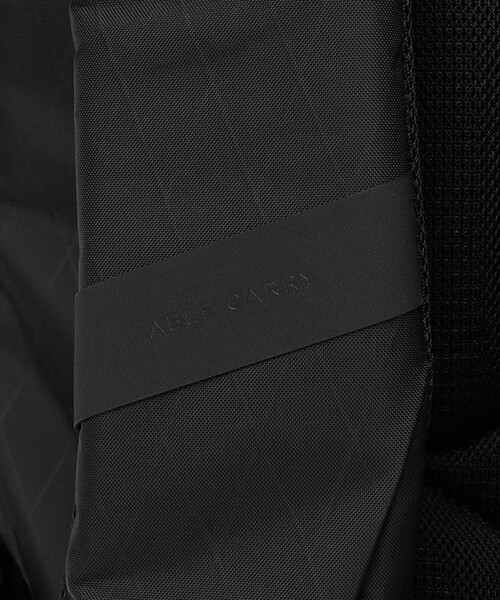 SHIPS any(シップス エニィ)の「ABLE CARRY: 21L Daily Plus X-Pac バックパック(バックパック/リュック・メンズ・ブラック・ONE SIZE)」の6枚目の写真