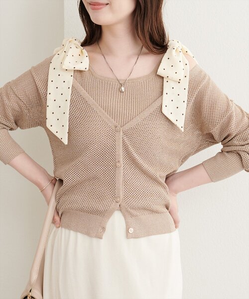 natural couture(ナチュラルクチュール)の「透かし編みラメニットカーディガン(カーディガン/ボレロ・レディース・ブラウン/ベージュ/サックスブルー/オフホワイト/ブラック・FREE)」の4枚目の写真
