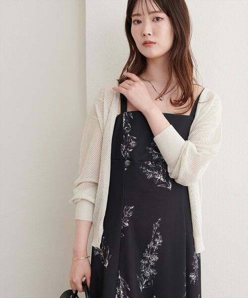 natural couture(ナチュラルクチュール)の「透かし編みラメニットカーディガン(カーディガン/ボレロ・レディース・ブラウン/ベージュ/サックスブルー/オフホワイト/ブラック・FREE)」の11枚目の写真