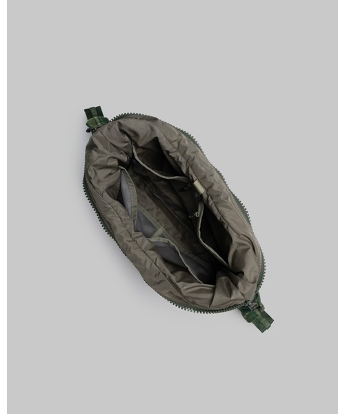 Topologie(トポロジー)の「Cloud Hobo Small(クラウド ホーボー スモール)(ショルダーバッグ・レディース・ブルー系/グリーン系・ONE SIZE)」の12枚目の写真