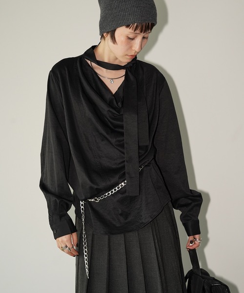 chuclla(チュクラ)の「ロングタイ ドレープブラウス chw26a109(シャツ/ブラウス・レディース・チャコール/ブラック・FREE)」の5枚目の写真