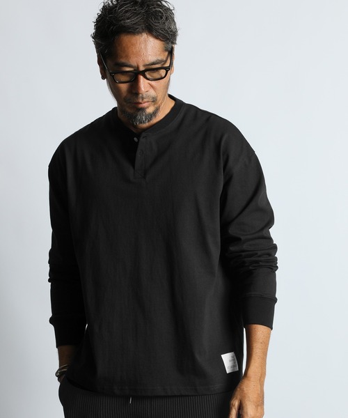 The DUFFER of ST.GEORGE(ザダファーオブセントジョージ)の「8oz HEAVY WEIGHT HENLEY NECK L/SL TEE:8オンス ヘビーウェイト ヘンリーネック ロンT(Tシャツ/カットソー・メンズ・ブルー/ブラック/ホワイト・LARGE/MEDIUM/X-LARGE/SMALL)」の2枚目の写真