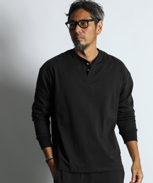 The DUFFER of ST.GEORGE(ザダファーオブセントジョージ)の「8oz HEAVY WEIGHT HENLEY NECK L/SL TEE:8オンス ヘビーウェイト ヘンリーネック ロンT(Tシャツ/カットソー・メンズ・ブルー/ブラック/ホワイト・LARGE/MEDIUM/X-LARGE/SMALL)」の6枚目の写真