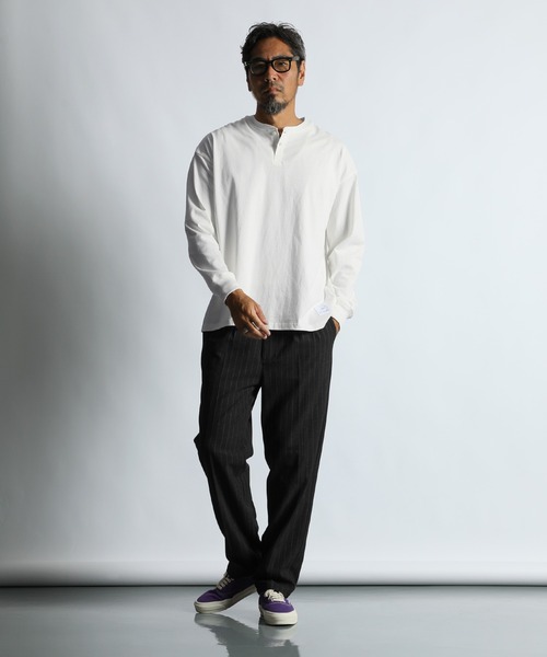 The DUFFER of ST.GEORGE(ザダファーオブセントジョージ)の「8oz HEAVY WEIGHT HENLEY NECK L/SL TEE:8オンス ヘビーウェイト ヘンリーネック ロンT(Tシャツ/カットソー・メンズ・ブルー/ブラック/ホワイト・LARGE/MEDIUM/X-LARGE/SMALL)」の5枚目の写真