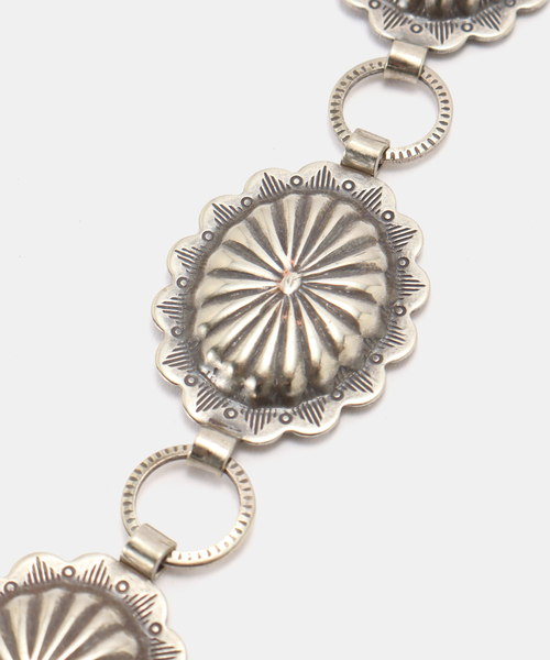 FRAMeWORK（フレームワーク）の「SUNWEST SILVER CONCHO BELT SMALL（ベルト・レディース・シルバー・FREE）」の4枚目の写真