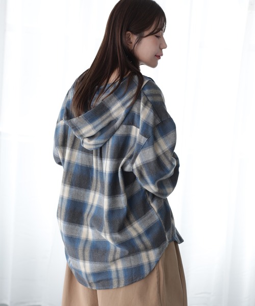 Riberry（リベリー）の「オンブレチェックフーディシャツ（シャツ/ブラウス・レディース・オフホワイト/ブラック/ライトブラウン/ブルー/ブルー系・FREE）」の11枚目の写真