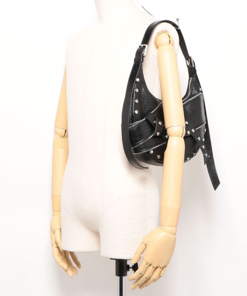 Desigual（デシグアル）の「Studded leather hobo bag / スタッズレザーホーボーショルダーバッグ（ショルダーバッグ・レディース・ブラック・FREE）」の5枚目の写真
