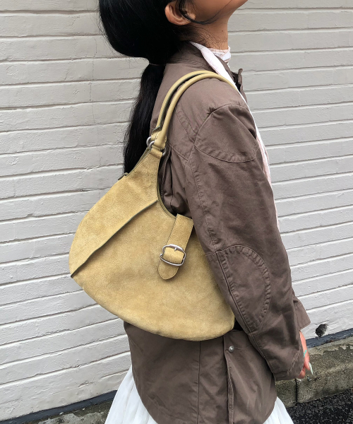 VUNQUE（ブンク）の「Halfmoon Vintage Hobo Bag（ハーフムーン ヴィンテージ hoboバッグ）ヴィンテージオリーブ（ショルダーバッグ・レディース・イエロー・FREE）」の2枚目の写真