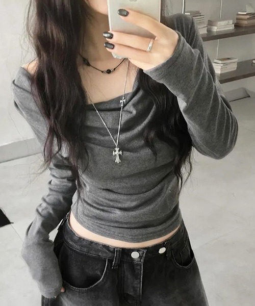 MEMECLE(メメクル)の「【 MEMECLE / メメクル 】オフショルダー ドレープロングスリーブトップス(Tシャツ/カットソー・レディース・グレー・MEDIUM)」の12枚目の写真