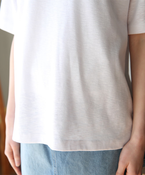 folklore（フォルクローレ）の「綿100％ステッチデザインTシャツ（Tシャツ/カットソー・レディース・オフホワイト/グレー・MEDIUM）」の5枚目の写真