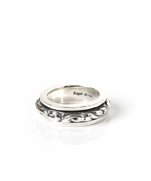 ROYAL ORDER(ロイヤルオーダー)の「SPINNING RIBBON BAND RING(リング・レディース・シルバー・10号 US-5/13号 US-6h/15号 US-7h/17号 US-8h/18号 US-9/16号 US-8/12号 US-6)」の4枚目の写真