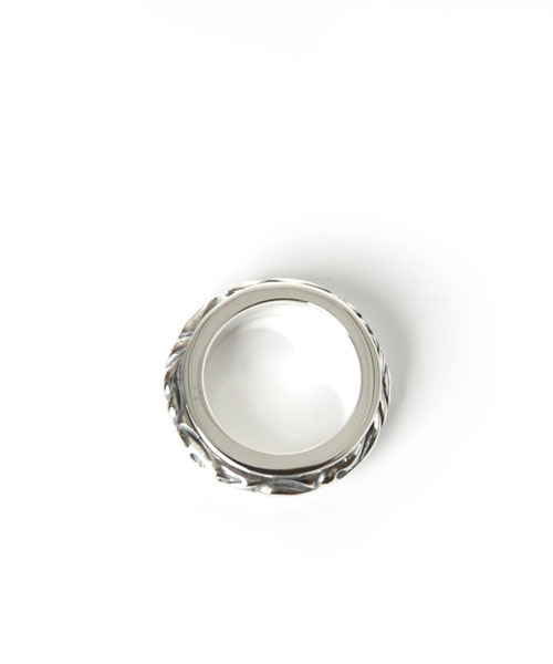 ROYAL ORDER(ロイヤルオーダー)の「SPINNING RIBBON BAND RING(リング・レディース・シルバー・10号 US-5/13号 US-6h/15号 US-7h/17号 US-8h/18号 US-9/16号 US-8/12号 US-6)」の5枚目の写真
