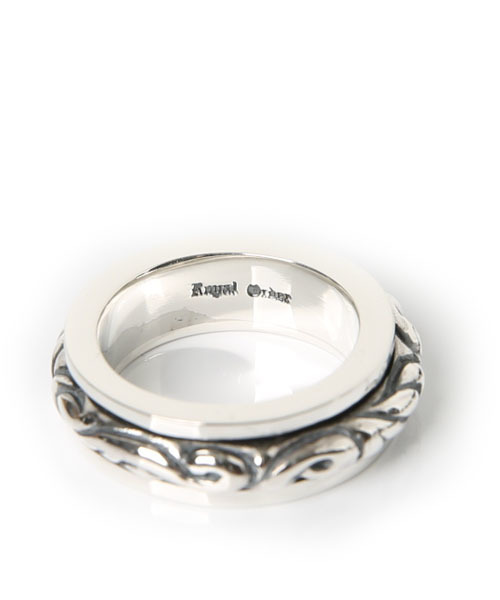 ROYAL ORDER(ロイヤルオーダー)の「SPINNING RIBBON BAND RING(リング・レディース・シルバー・10号 US-5/13号 US-6h/15号 US-7h/17号 US-8h/18号 US-9/16号 US-8/12号 US-6)」の6枚目の写真