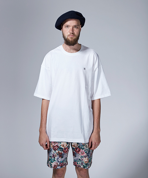 NOISE MAKER（ノイズメーカー）の「BIGシルエットNイニシャルTシャツ（Tシャツ/カットソー・メンズ・オフホワイト/ブラック/ライトグリーン/ピンク・MEDIUM/LARGE）」の5枚目の写真