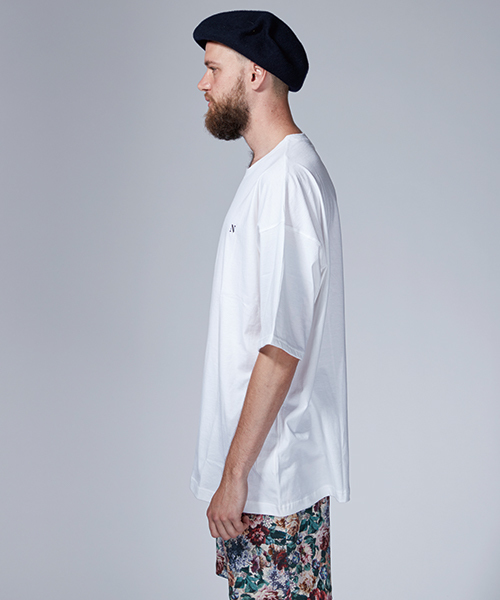 NOISE MAKER（ノイズメーカー）の「BIGシルエットNイニシャルTシャツ（Tシャツ/カットソー・メンズ・オフホワイト/ブラック/ライトグリーン/ピンク・MEDIUM/LARGE）」の6枚目の写真