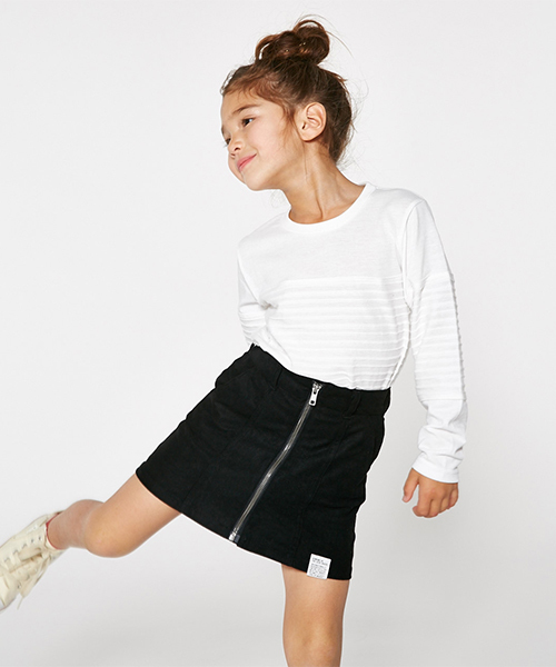 AZUL by moussy(アズールバイマウジー)の「フロントZIPミニスカート(スカート・キッズ・ブラック/カーキ・100/110/130/120)」の4枚目の写真