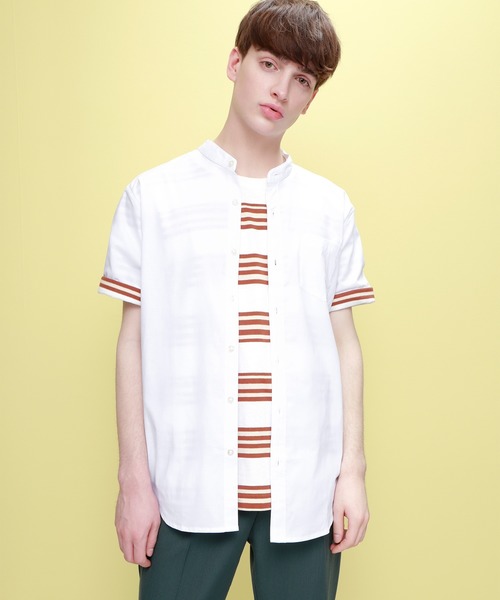 EMMA CLOTHES(エマクローズ)の「LINEN×COTTONオーバーサイズバンドカラーシャツ(シャツ/ブラウス・メンズ・チャコール/ブルー/ブラック/ネイビー/オフホワイト/ダークグリーン/ベージュ・M/L/S)」の2枚目の写真