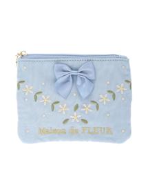 Maison de FLEUR（メゾンドフルール）の「花刺繍ティッシュケース