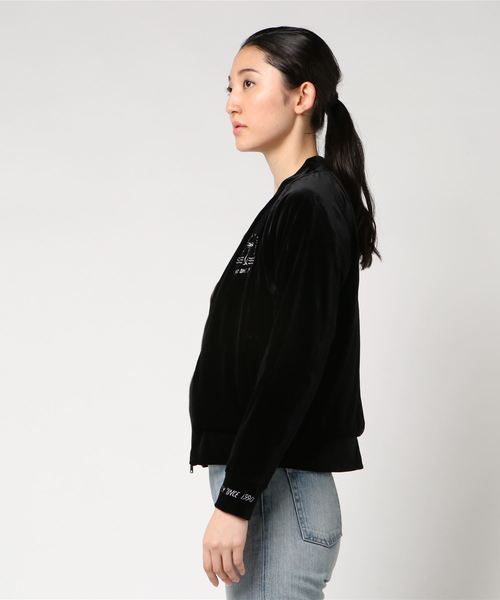 ROXY(ロキシー)の「INSPIRED BY THE SEA/ロキシー レディース ノーカラー ジャケット ベロア ブルゾン(ノーカラージャケット・レディース・ブラック/ネイビー/ワインレッド・SMALL/MEDIUM/LARGE)」の4枚目の写真